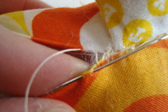 How to Ladder Stitch by Patchwork Posse