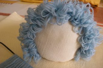 Doll Hair -curly yarn tutorial by Crafty Susie