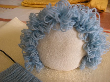 Doll Hair -curly yarn tutorial by Crafty Susie