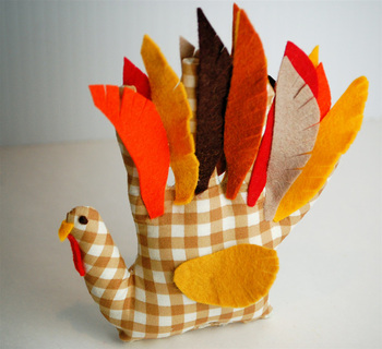 make a plushie turkey using your handprint!