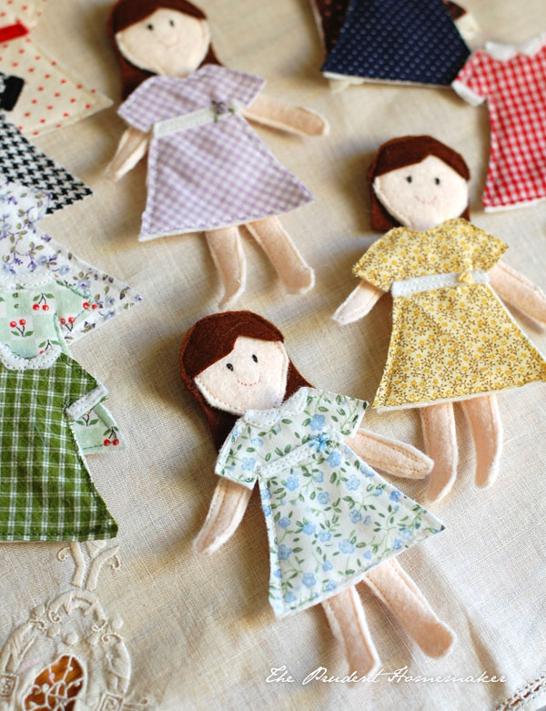 Felt Paper Dolls and Clothes