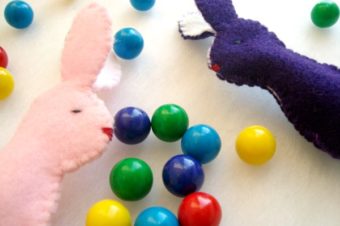 Simple Bunny Finger Puppet -template included