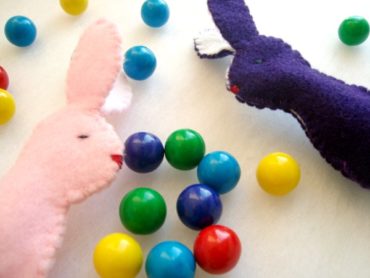 Simple Bunny Finger Puppet -template included